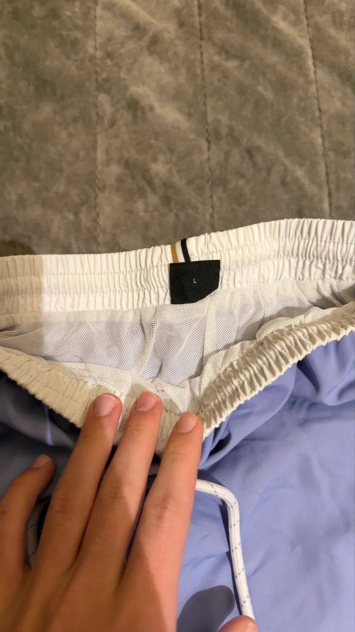 SHORT ORIGINAL DA HUGO BOSS ROXO TAMANHO G - Foto 2
