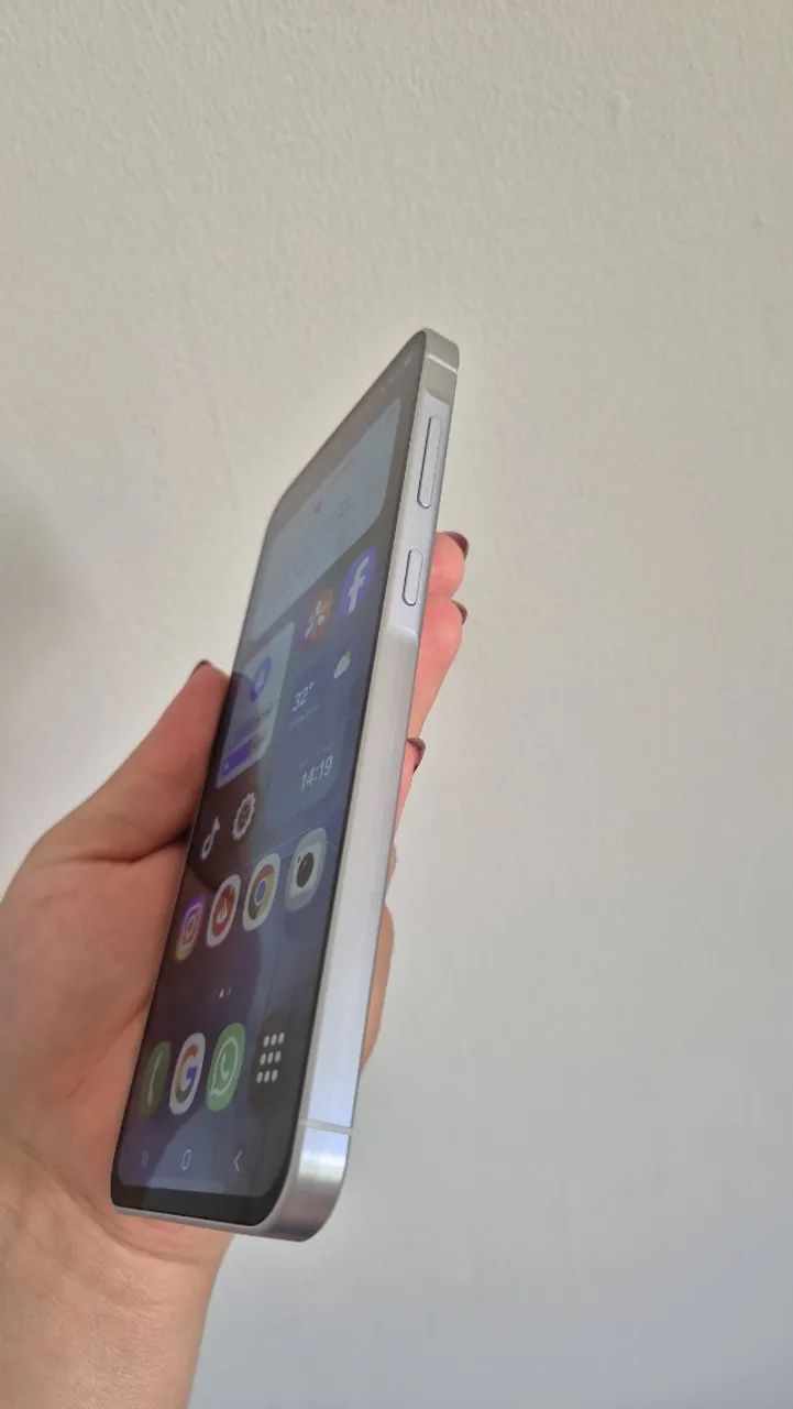 Celular A56  - Foto 4