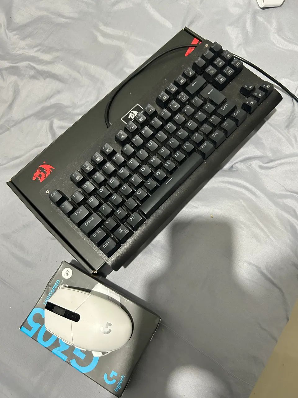 Kit Teclado e mouse gamer Logitech e redragon 