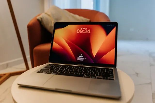 MacBook Pro 13" M2 - 8GB/256GB
