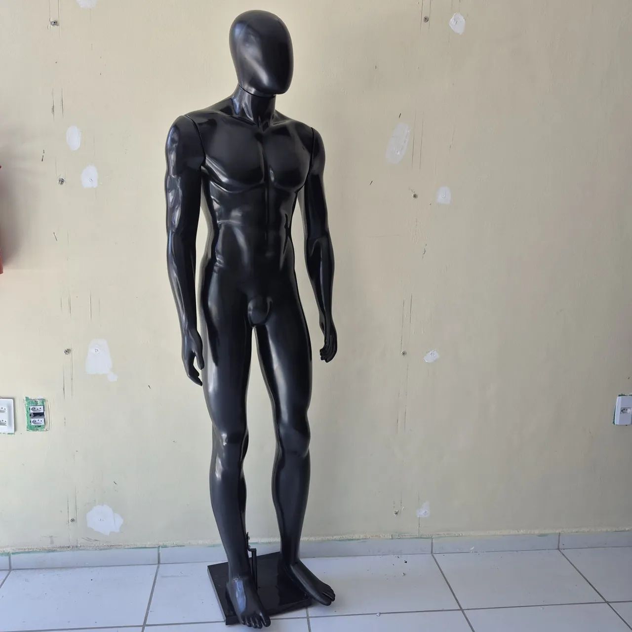 Manequim preto masculino  - Foto 4
