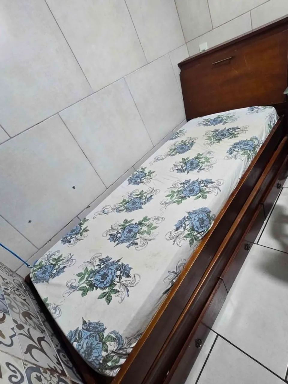 CAMA BICAMA DE SOLTEIRO EM MADEIRA COM BAÚ  - Foto 3