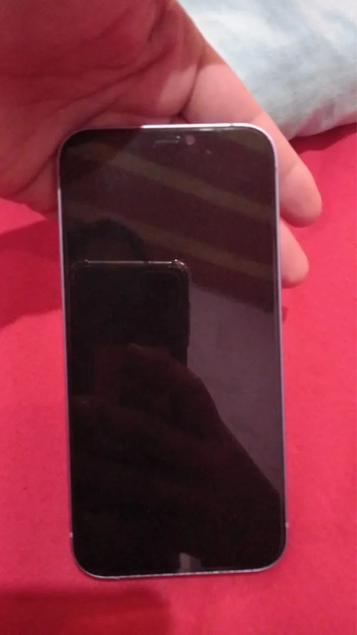 Vendo iPhone 12 lilás ,fone e uma capinha incl - Foto 5