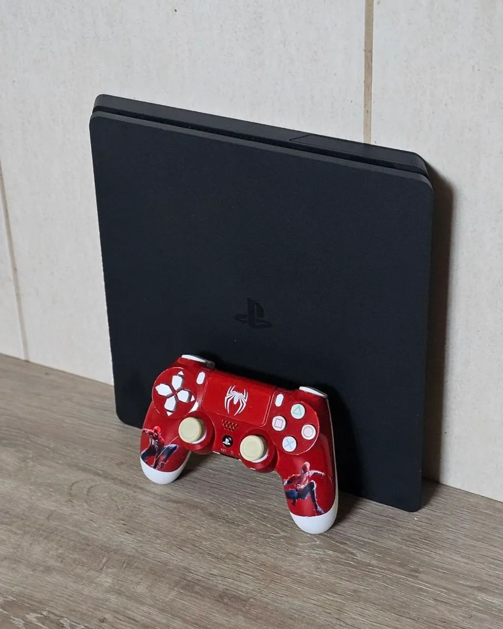 Ps4 slim 1T