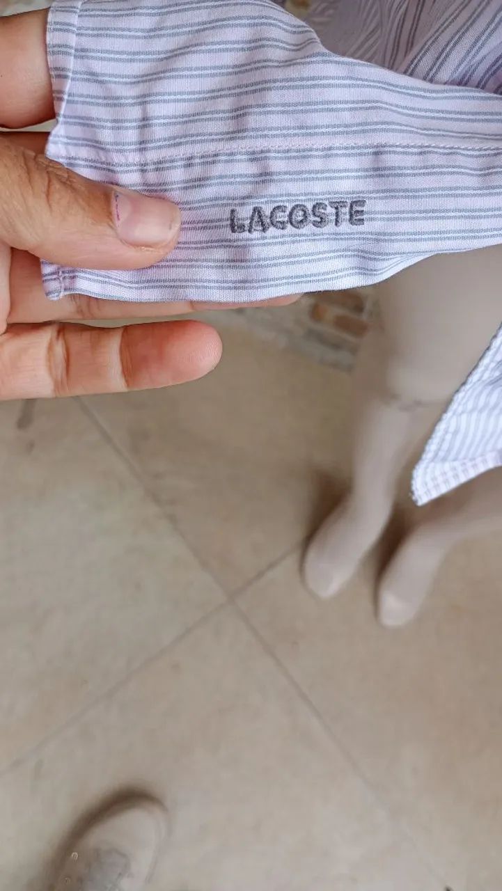 Camisa masculina listrada Lacoste. - Foto 5