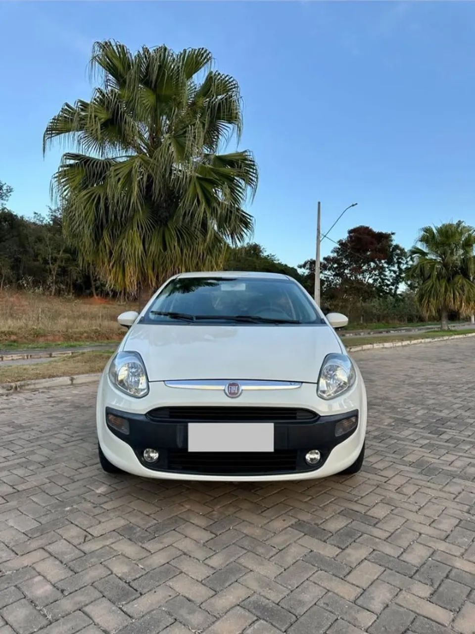 Fiat Punto Attractive 1.4 Fire Flex 8V 5P 2013 - Foto 2