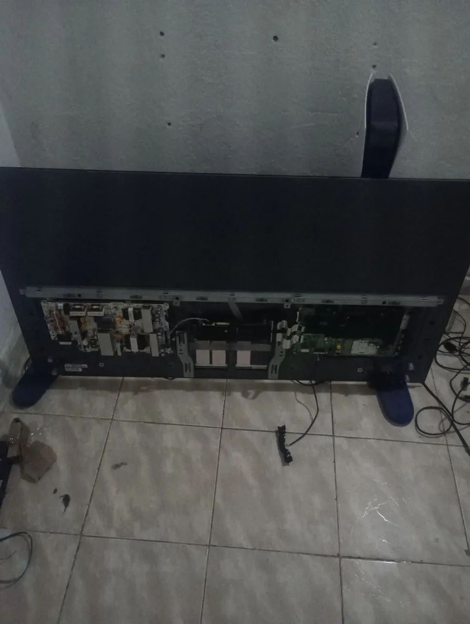 Tv OLED 55 polegadas, com defeito, retirada de peça  - Foto 2