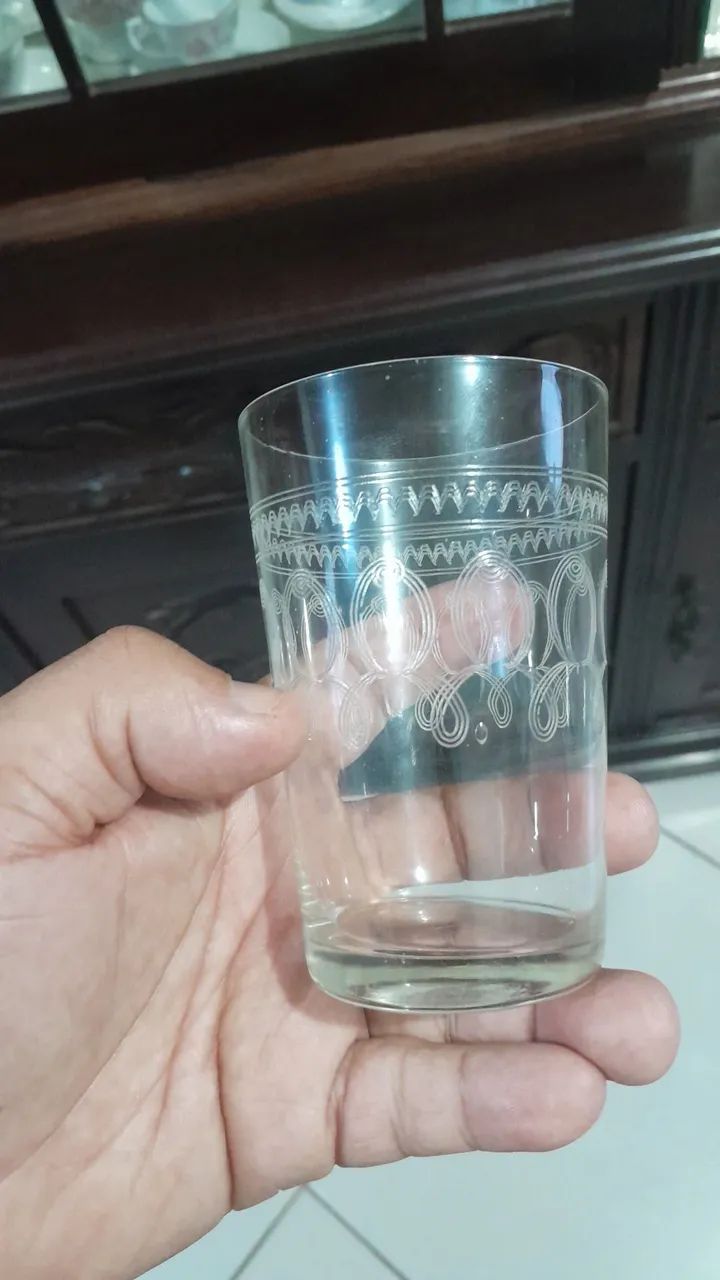 Antigos copos de água e suco em vidro - Foto 2