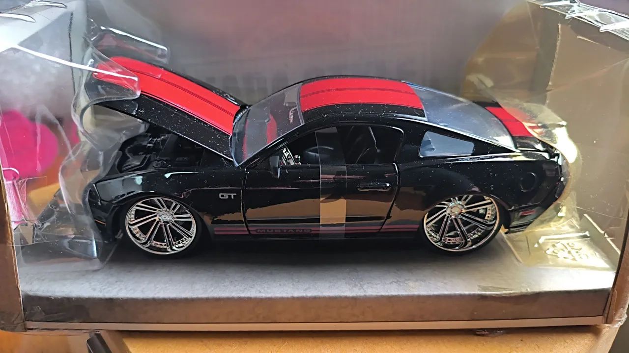 Mustang preto 