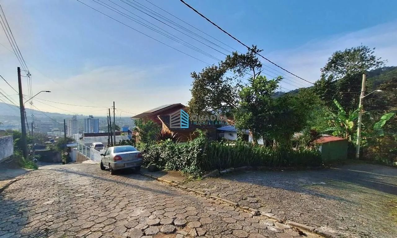 Casa 7 Dormitórios à Venda no Córrego Grande, Florianópolis !! - Foto 2