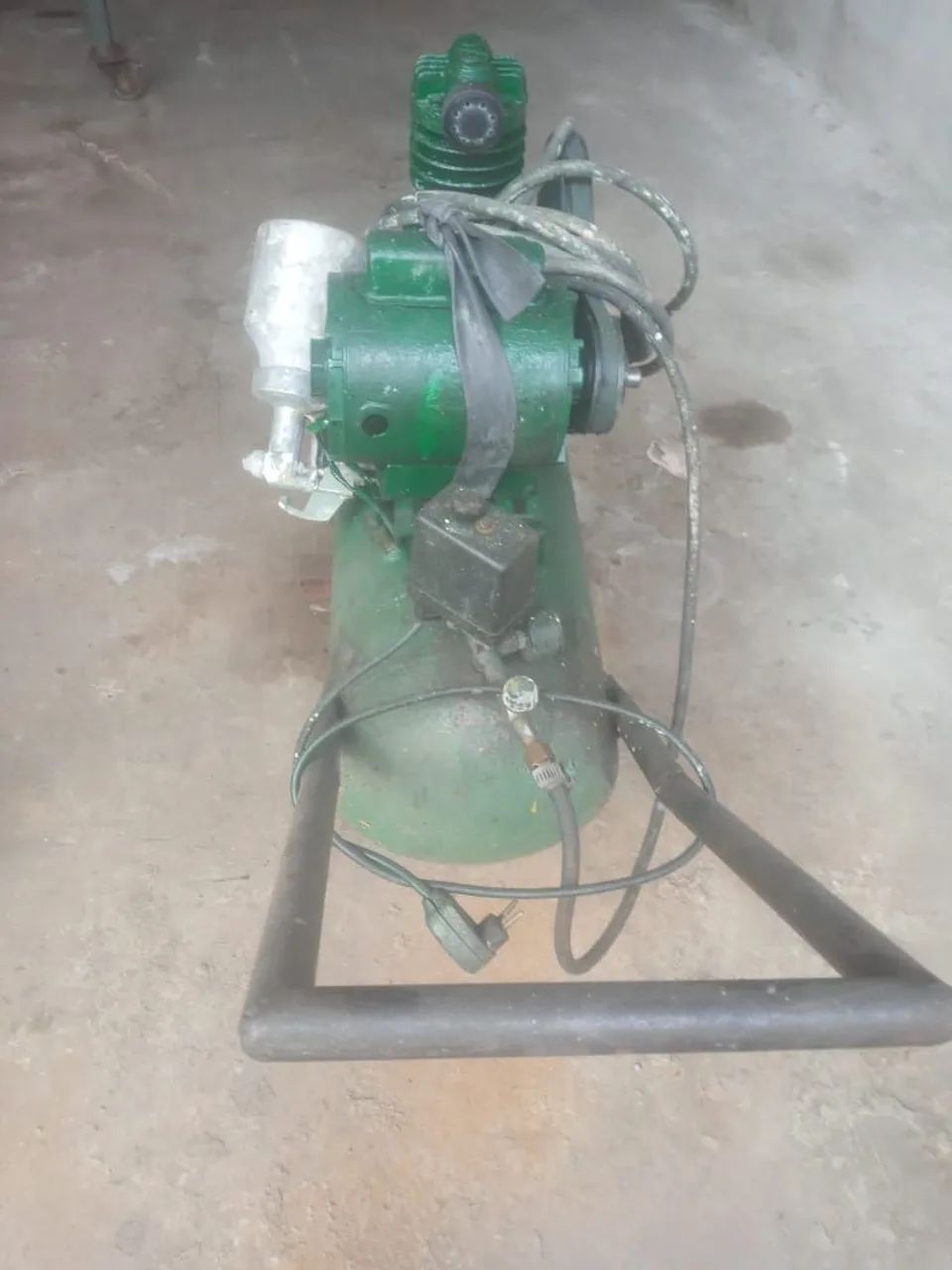 Compressor 65675271513474121