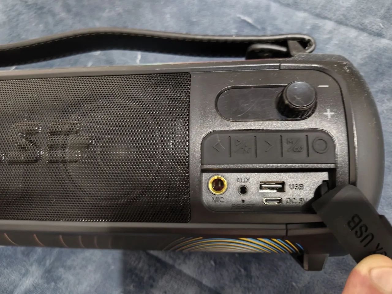 Caixa de Som Bluetooth Pulse (Com Alça, Entrada P2/Microfone, USB e P2) - Foto 2