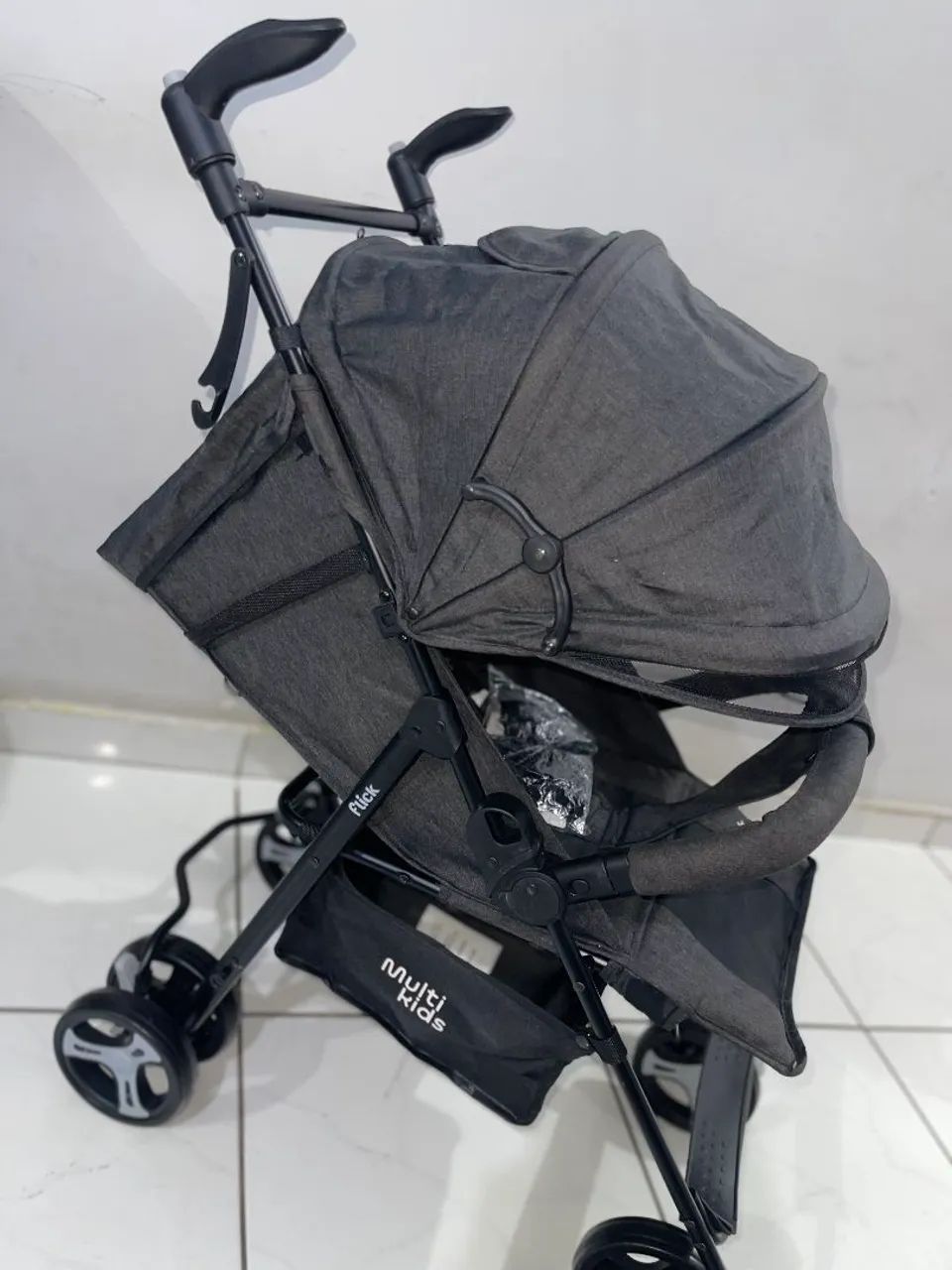Carrinho de bebê Multikids Flick 0-15Kg