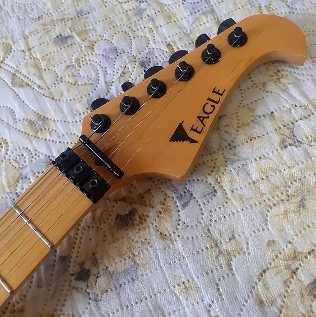 * Guitarra Eagle STM 771 Strato Floyd Rose em Alder - Estuda Troca   - Foto 4