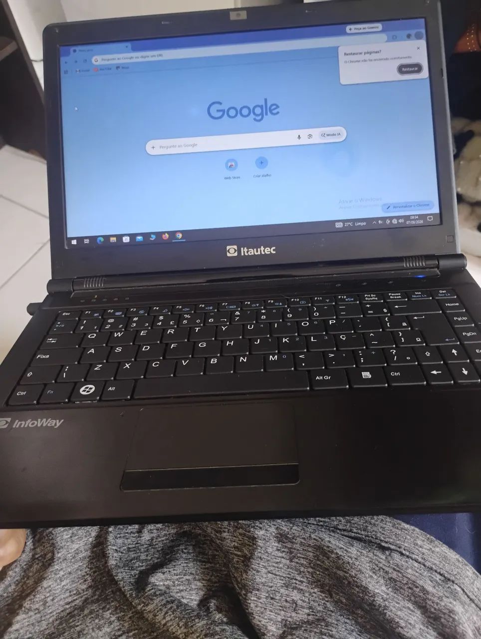 Notebook novo marca itautec 