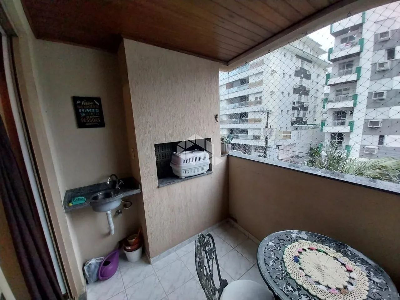 Apartamento Mobiliado com 2 Quartos (1 Suíte) e Sacada com Churrasqueira à Venda na Trinda - Foto 3