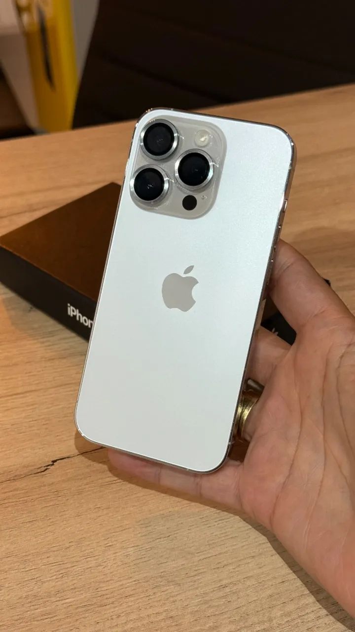 iPhone 14 Pro 256GB Silver - Loja física! Com 3 meses de garantia