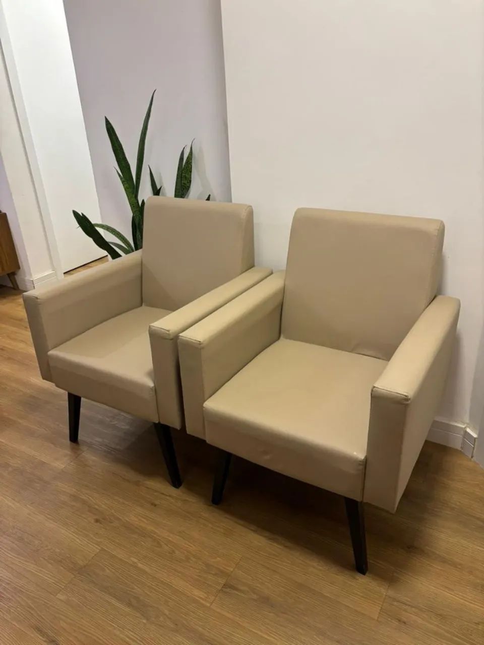 Poltronas Bege Bem Conservadas  - Foto 5