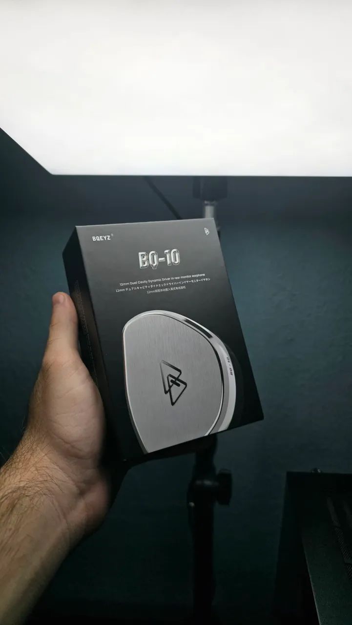 Fone Intra-auricular BQEYZ entrada tipo C 