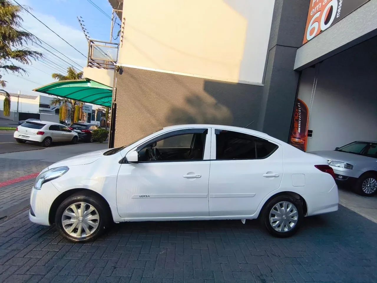 Nissan Versa 1.0 12V Flexstart 4P Mec. 2016 - Foto 4