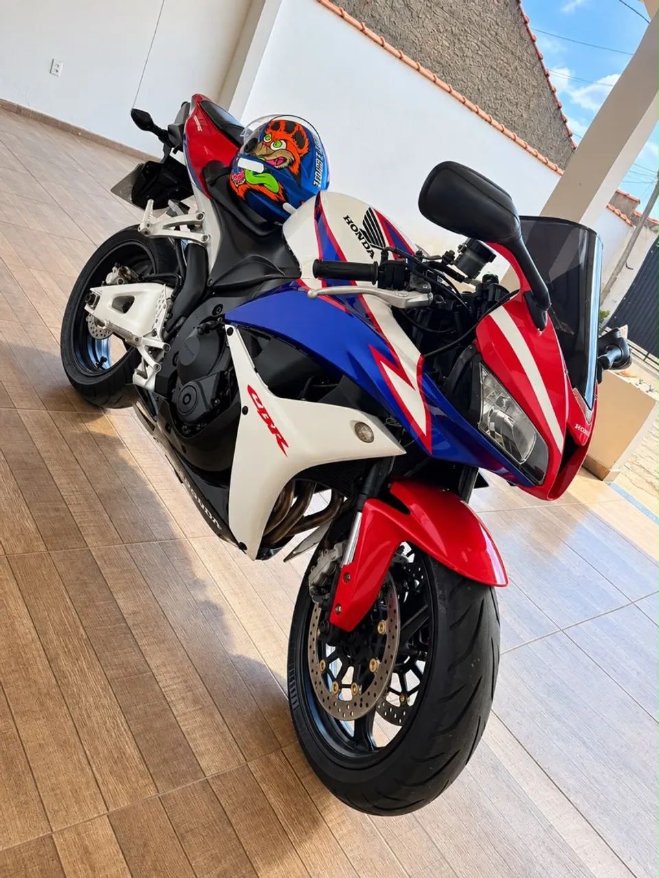 Cbr 600 barracuda ano 2011