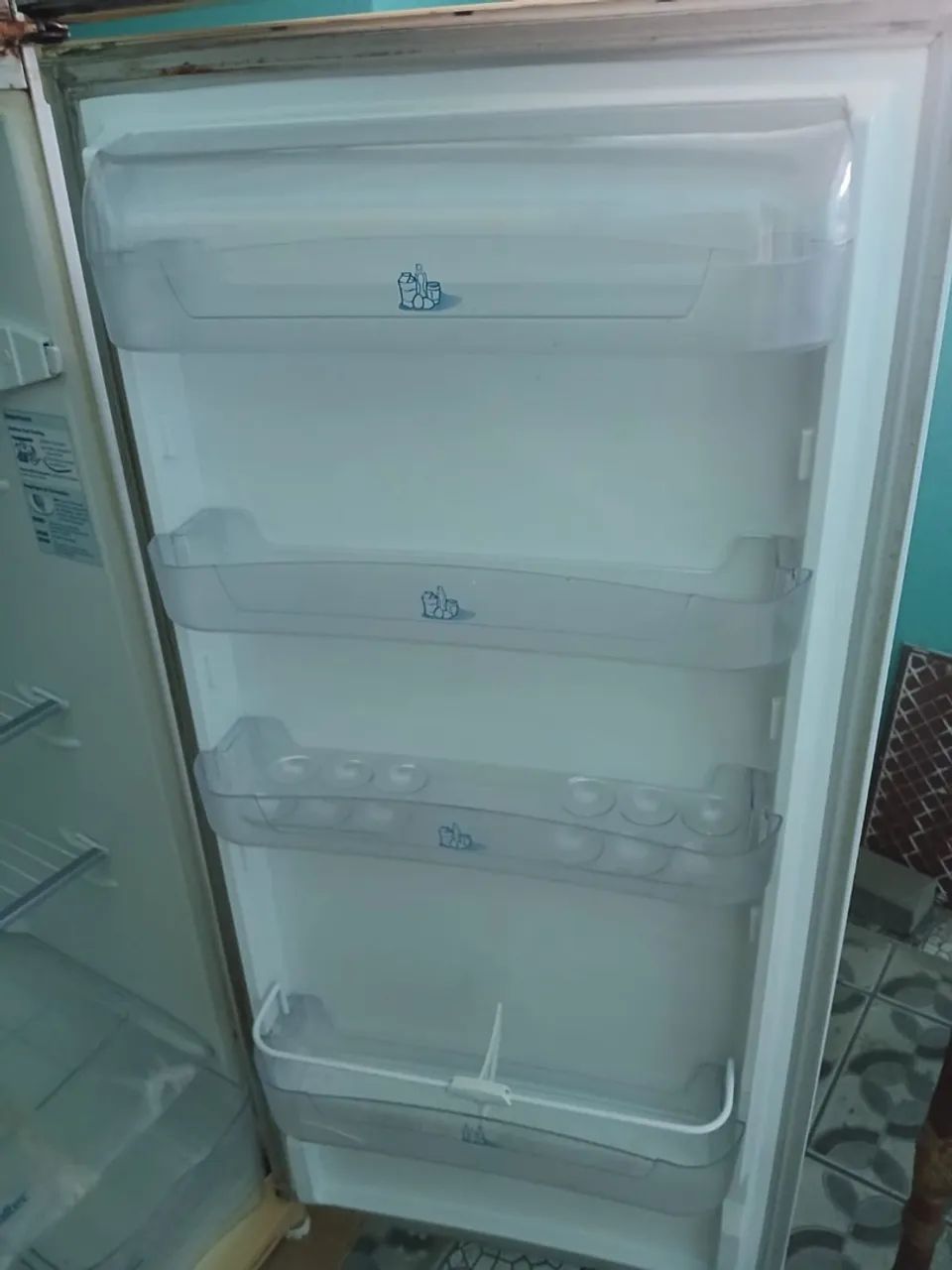 GELADEIRA ESMALTEC PRA LEVAR  - Foto 2