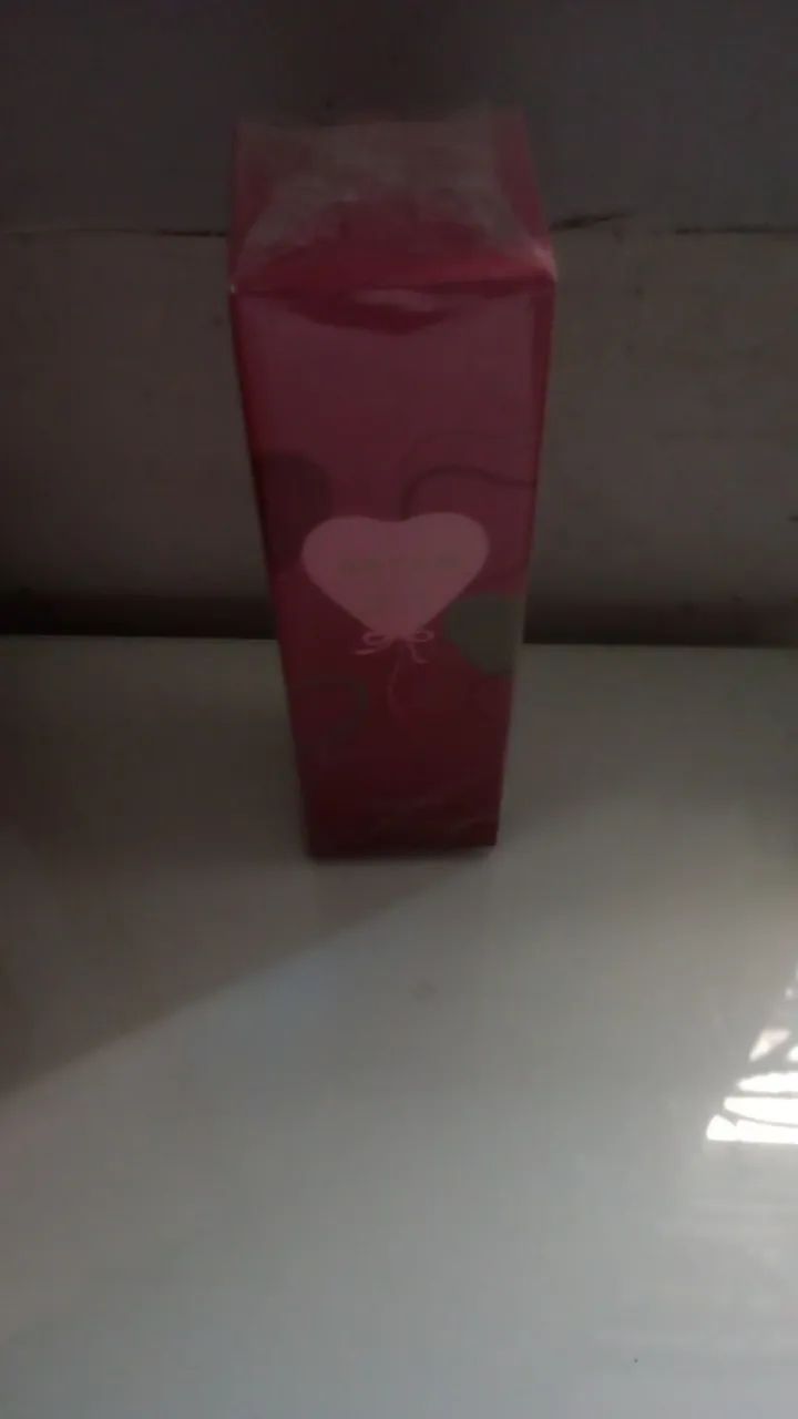 Sendo o perfume amor no ar da Boticário