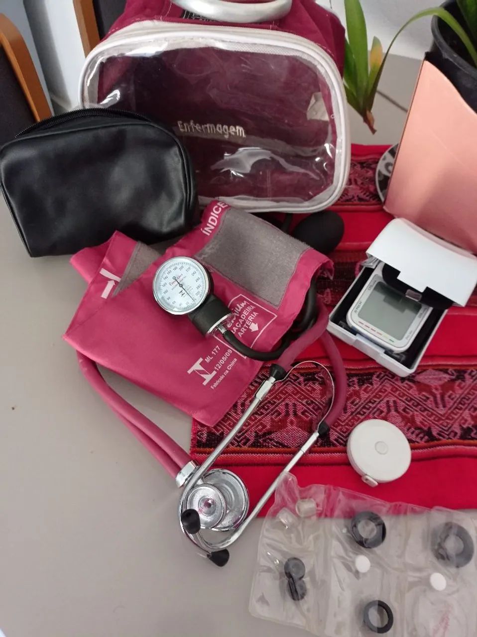Kit aparelho de presão manual e elétrico e estetoscópio 