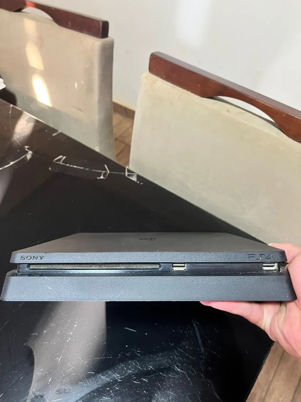 PS4 Slim 1TB - Foto 2