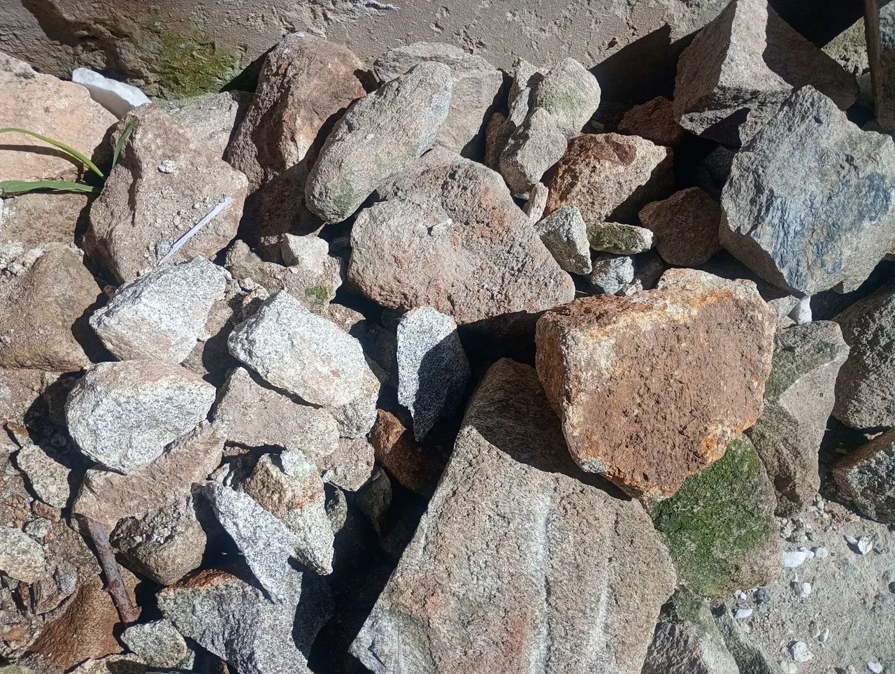Pedras para lago 