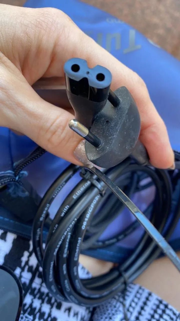 Apple TV 2  + 2 cabos HDMI - Foto 3