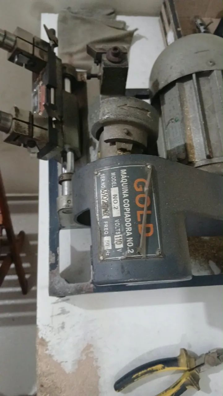 VENDO MAQUINA DE CHAVE SEMI NOVA - Foto 2