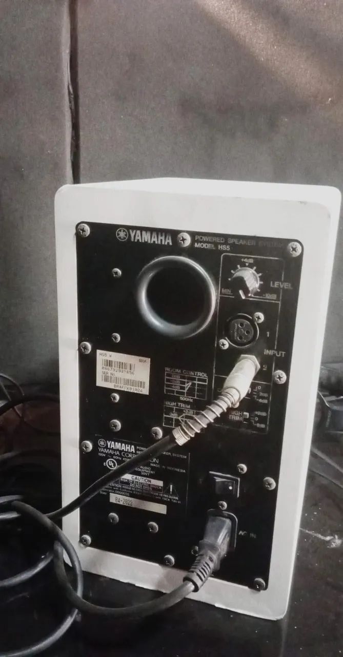 PAR DE CAIXAS YAMAHA HS5  - Foto 4