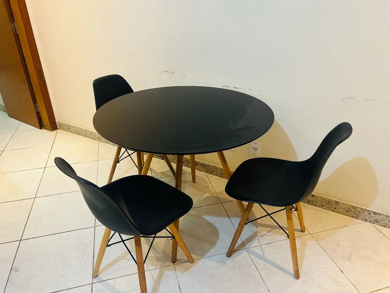 Conjunto Mesa + 3 cadeiras e Rack de Tv  - Foto 4