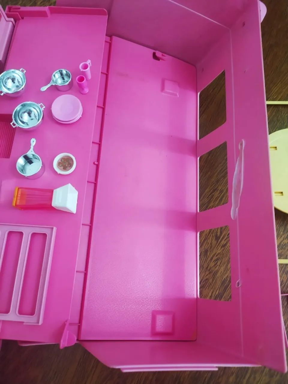 Trailer Da Barbie Dos Anos 90 - Foto 4