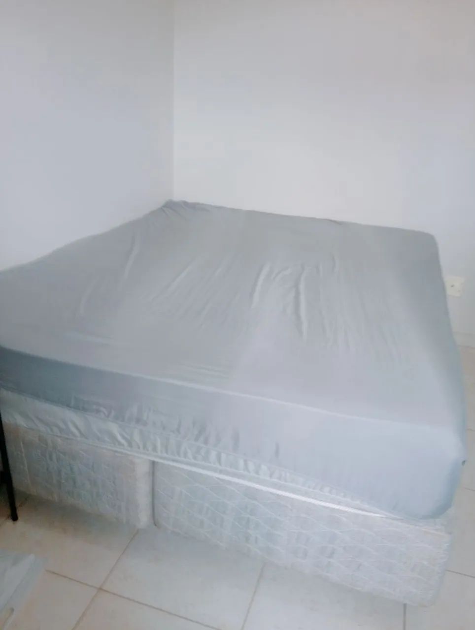 Vendo Cama Queen Size Box 