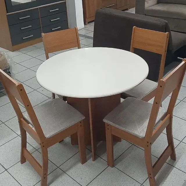 Mesa de Jantar Alice com 4 Cadeiras Indekes