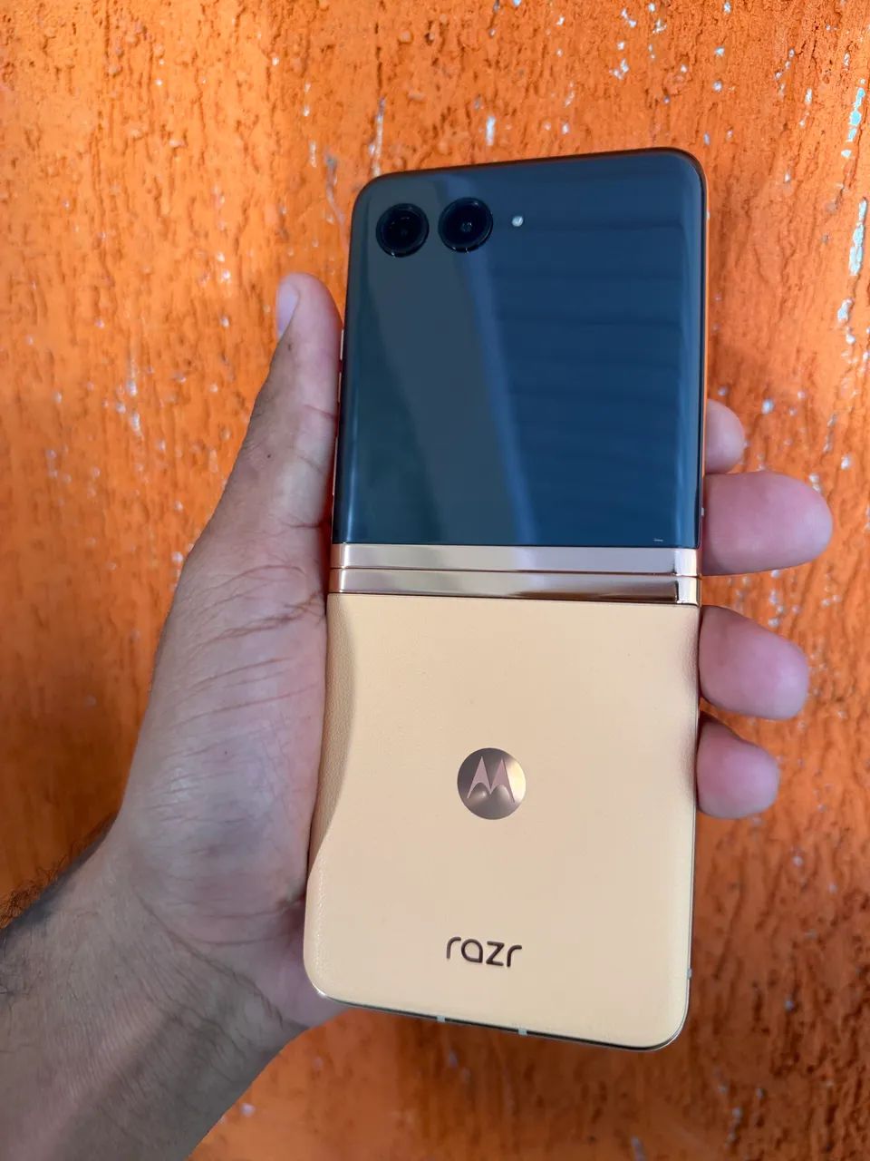 Moto Razr 40 ultra 256gb  - Foto 2