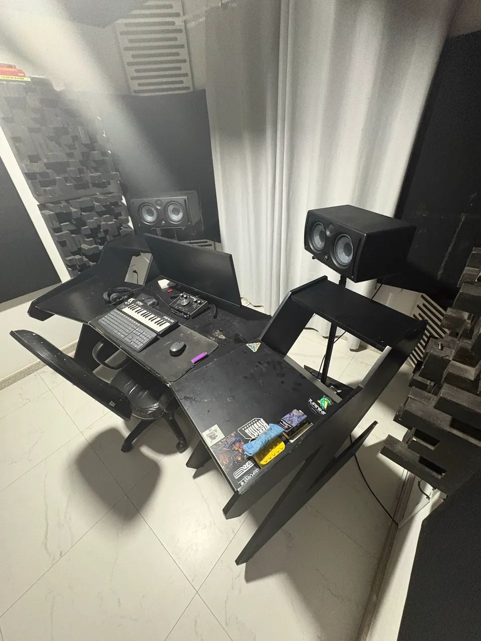 Mesa Studio Desk  - Foto 2