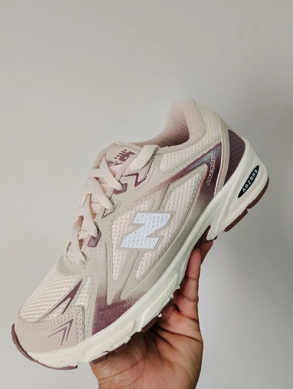 Tênis New Balance Preto e Branco  - Foto 4