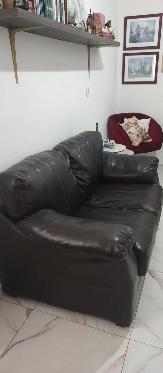 Sofá couro marrom