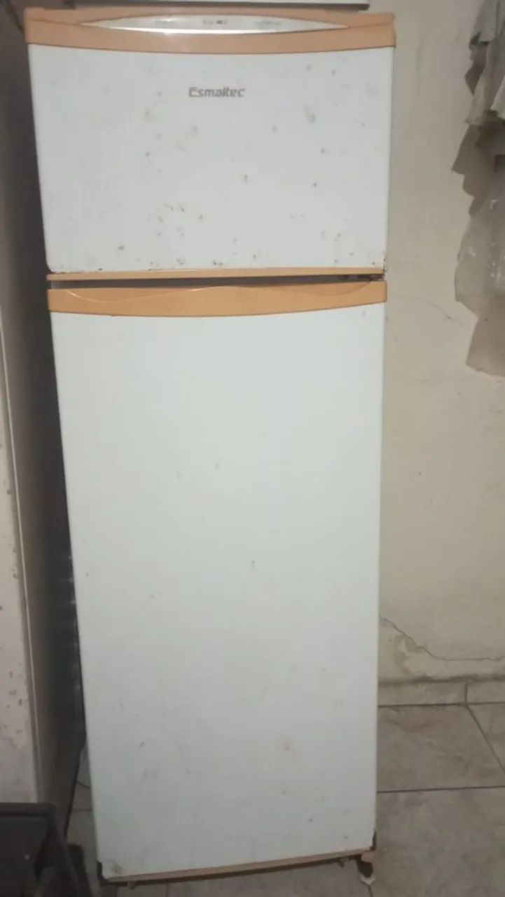 Vendo Geladeiras com defeito - Foto 2