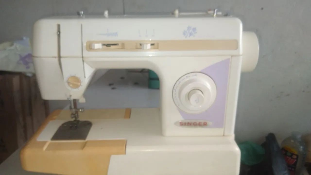 Máquina de costura singer  - Foto 4
