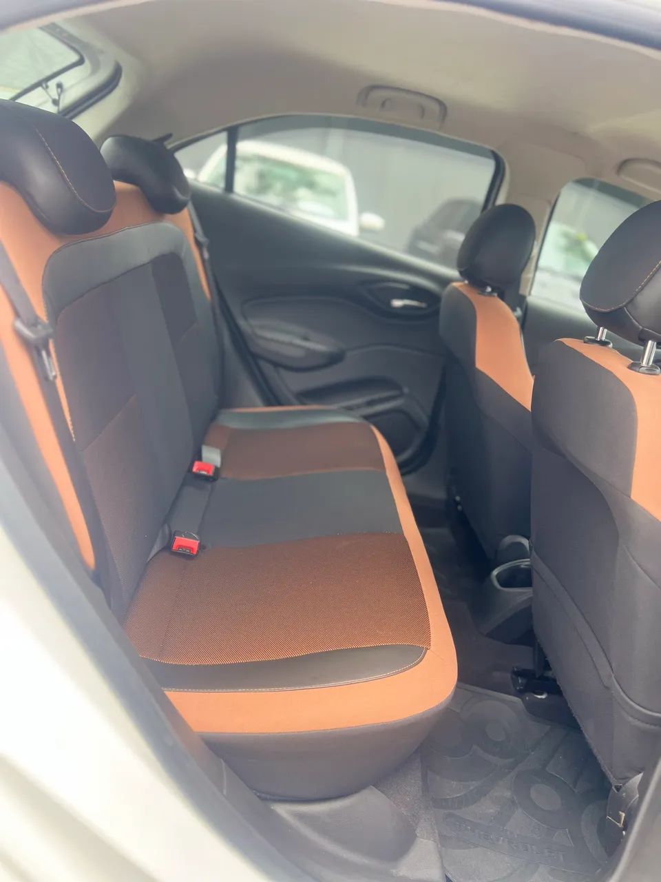 Chevrolet Onix Activ 1.4 8V Flex Mec. 4P 2018 - Foto 5