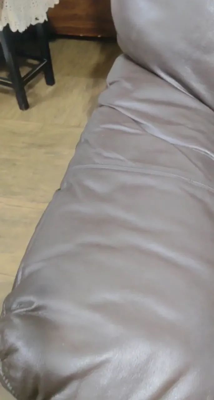 sofa de couro 3 lugares - Foto 4