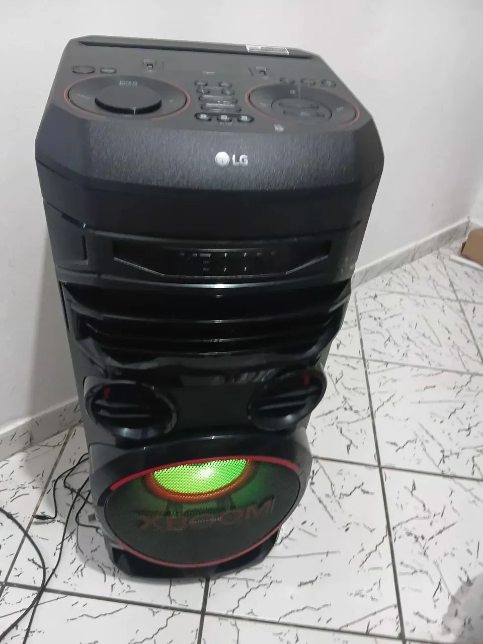 Som x bom