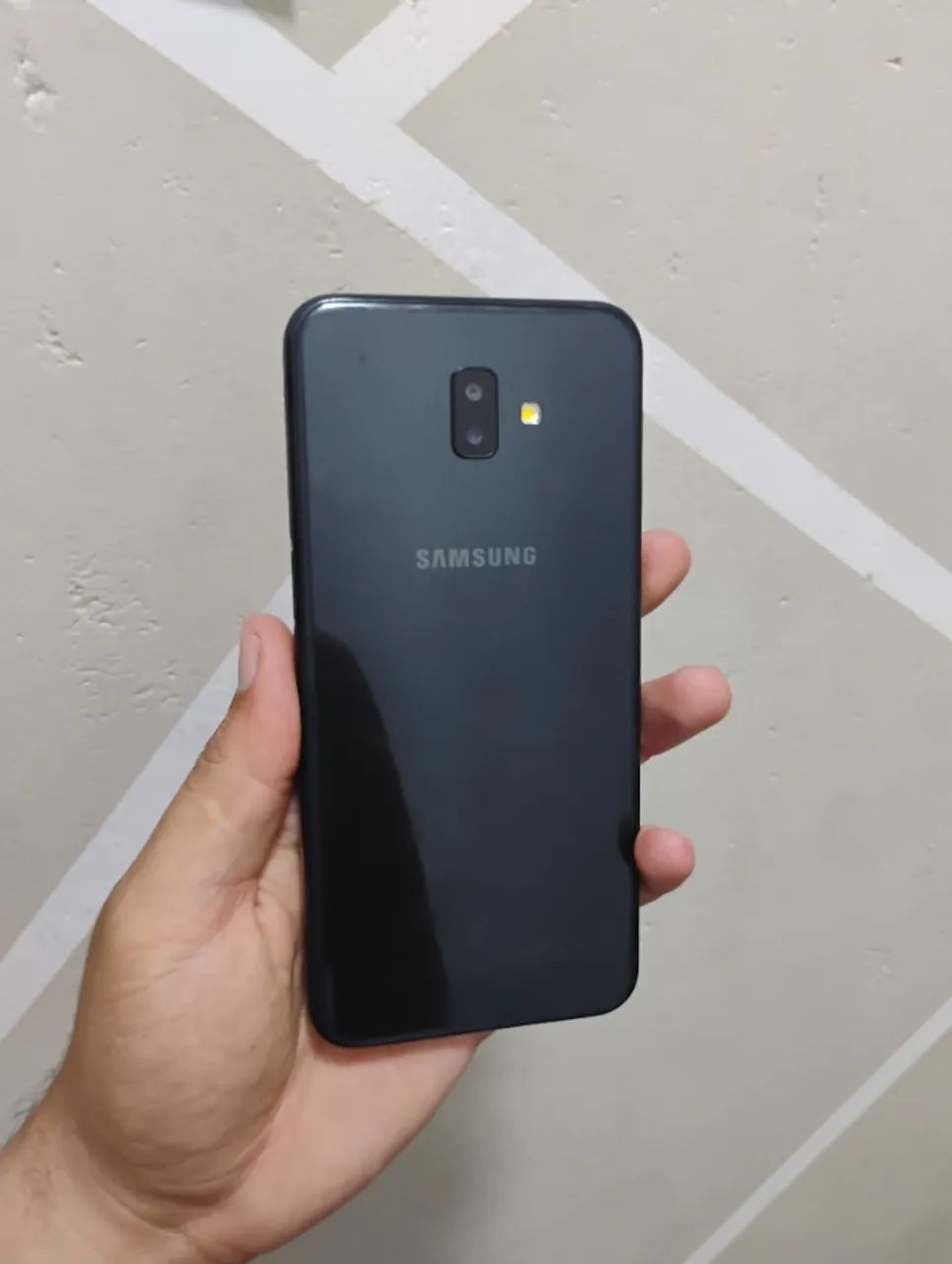 Celular Samsung J6 Plus