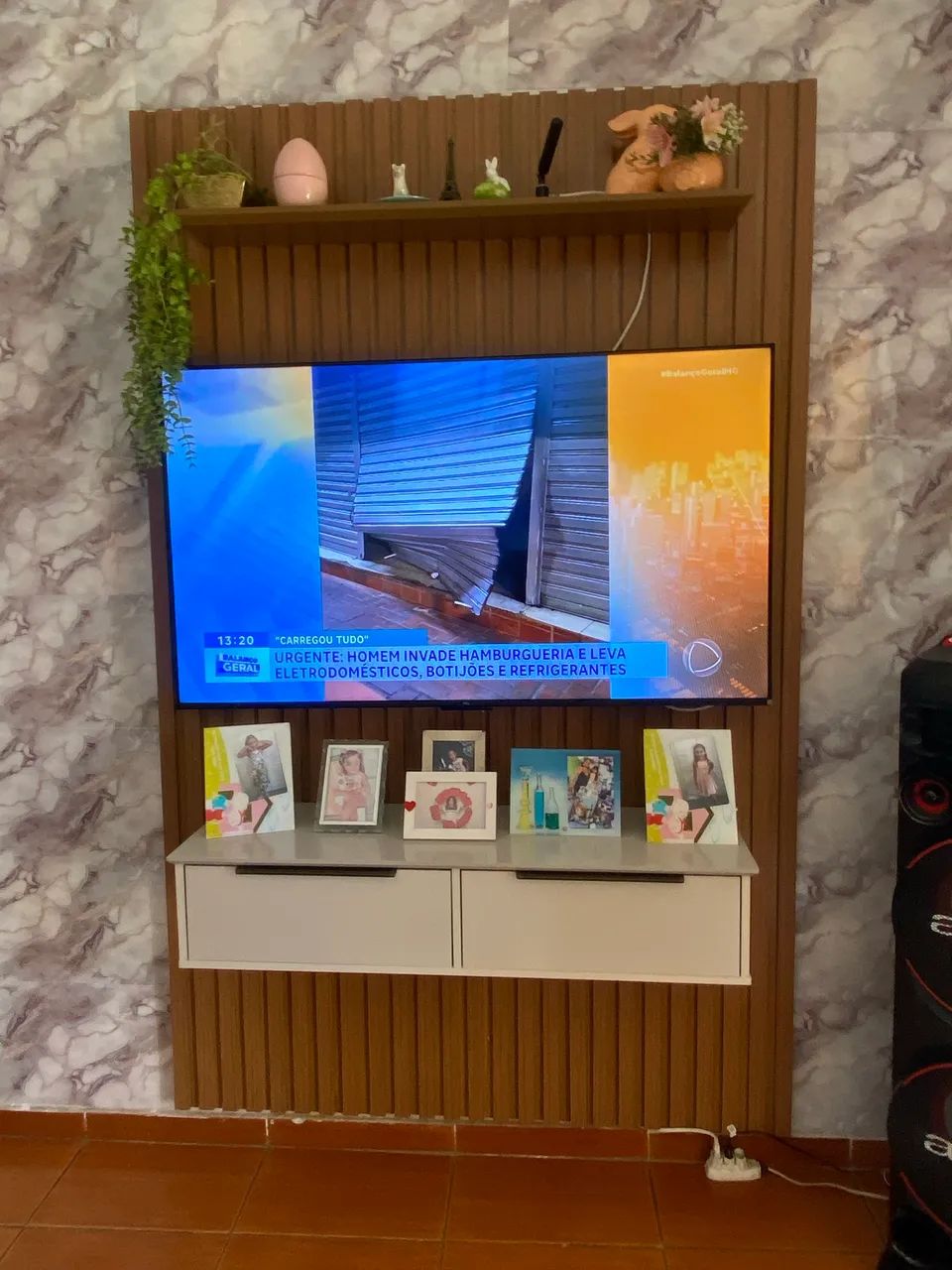 Vendo os 3 : painel de sala e mesa de centro , guarda roupa .  - Foto 3