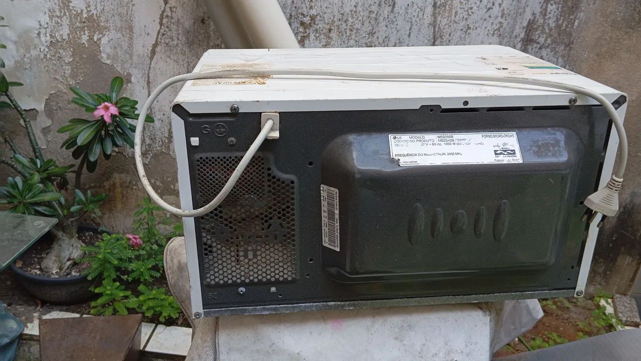 Microondas LG Simi novo  - Foto 3