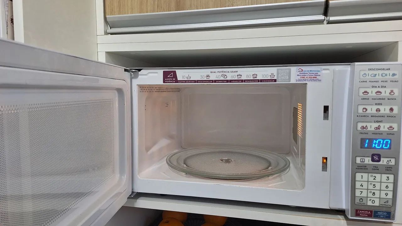 Microondas Brastemp 34 lts - Foto 2